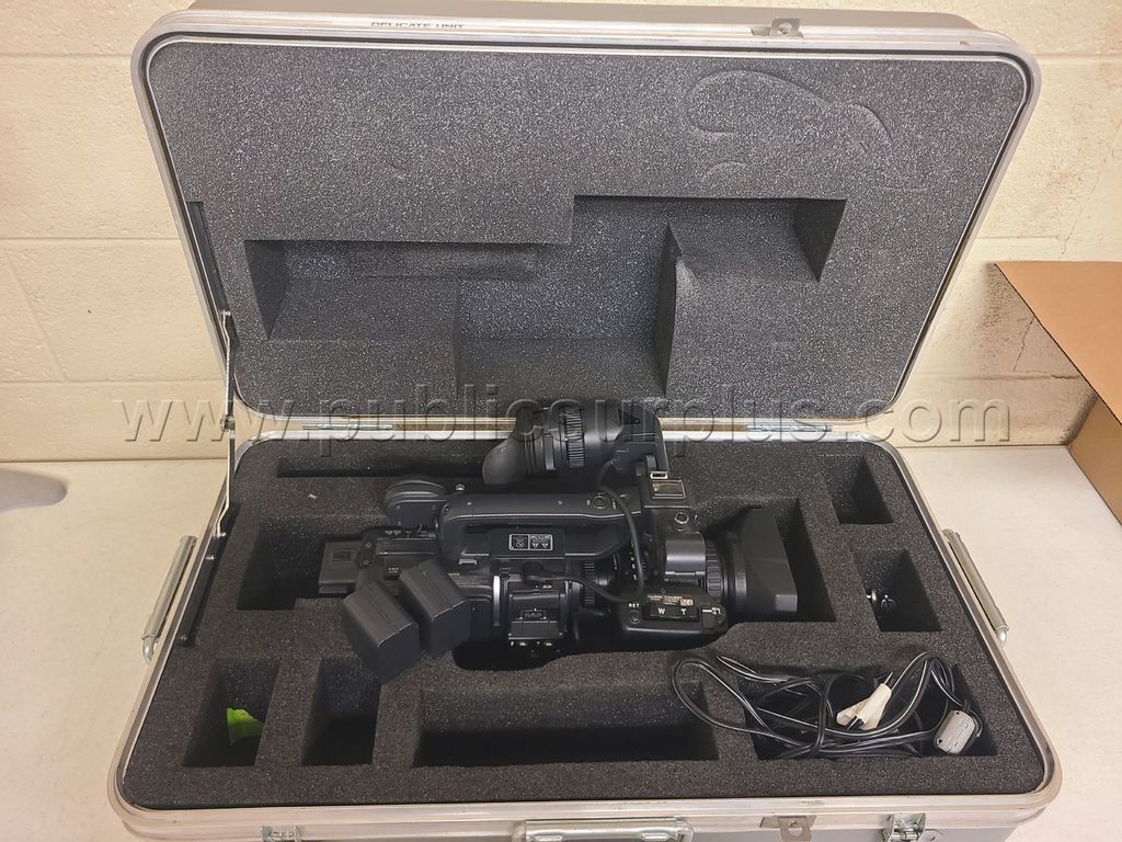JVC GY-HD100 - photo 1
