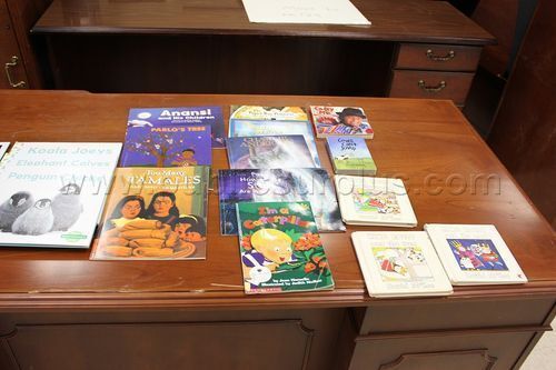 Children's Books (220390 BT) - photo 1