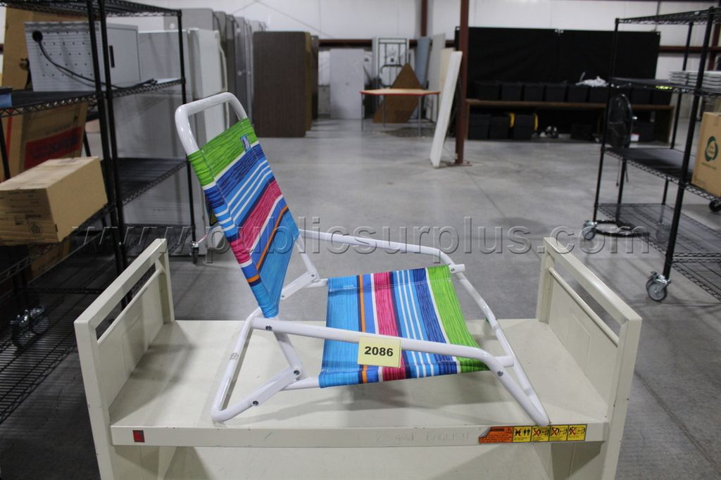 new beach chair ~2086~ - photo 1