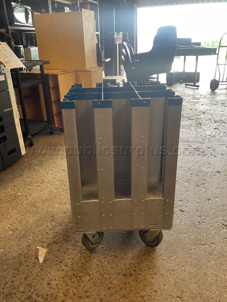 Rolling Plate Cart Lot # 4971 - photo 1