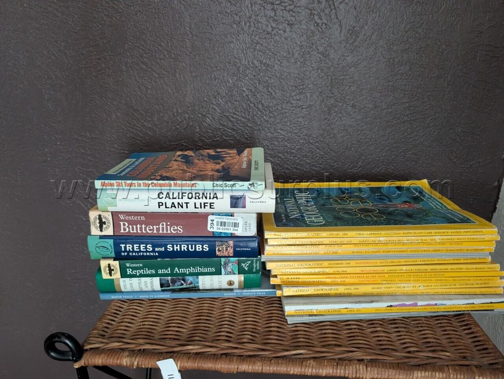 Assorted Field Guides - photo 1