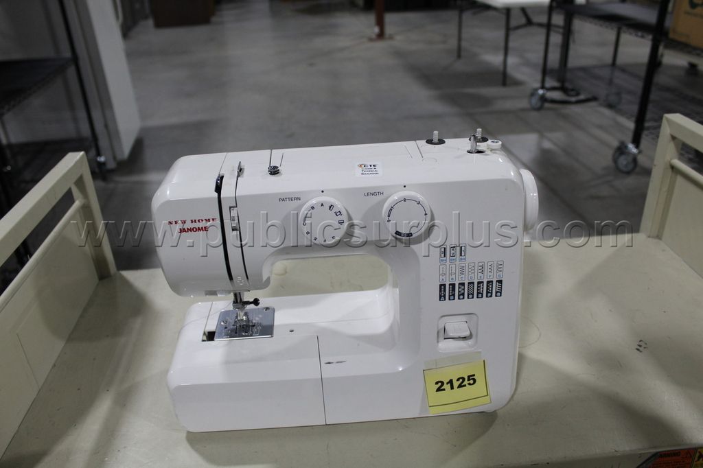 janome sewing machine ~2125~ - photo 1