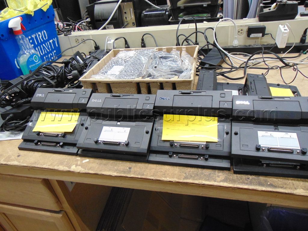 Docking Stations Lot #4987 - photo 1