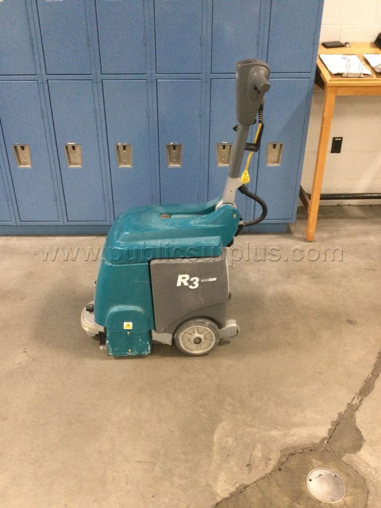 USED TENNANT R3 CARPET COMPACT EXTRACTOR - photo 1