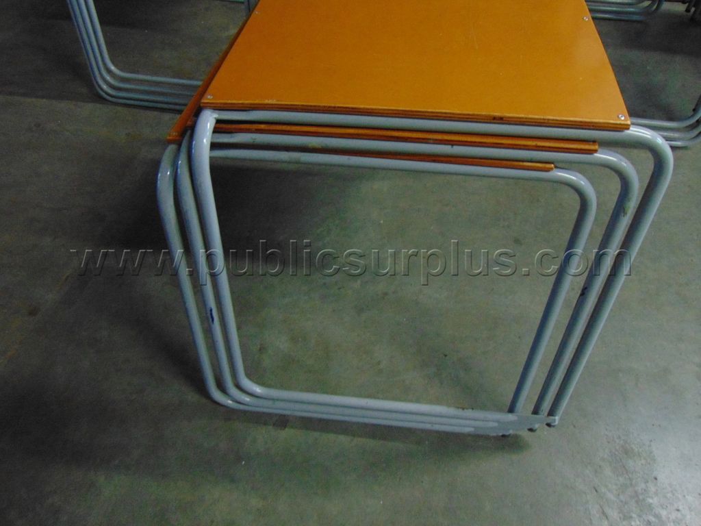 Art Tables Lot #4991 - photo 1
