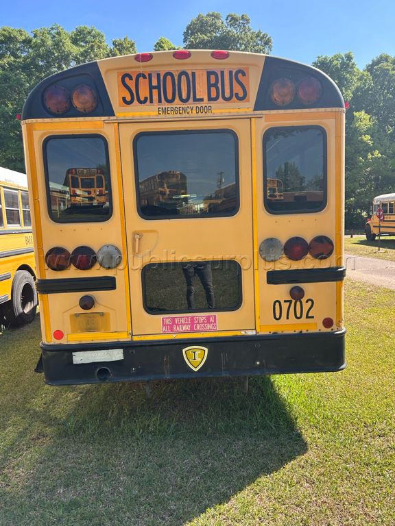2007 INTERNATIONAL 72 Passenger Bus - photo 1