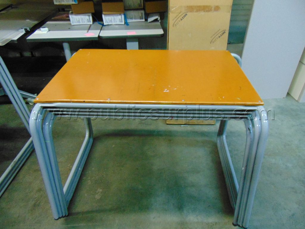 Art Tables Lot #4992 - photo 1