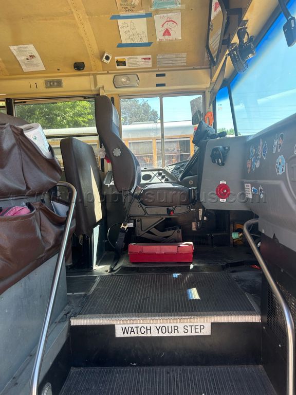 2006 INTERNATIONAL 72 Passenger Bus - photo 1