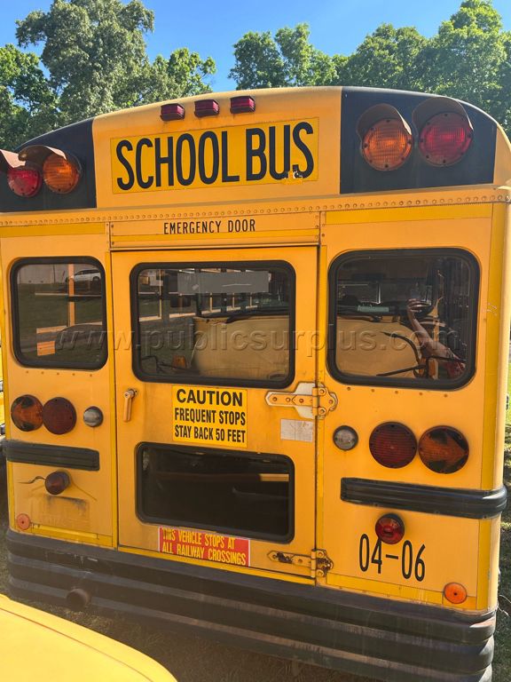 2004 INTERNATIONAL Passenger Bus - photo 1