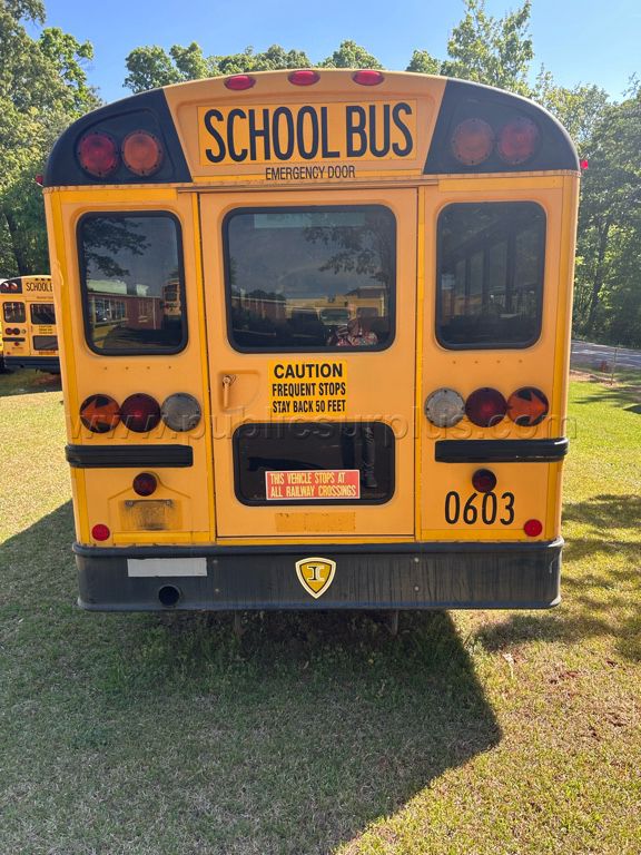 2006 INTERNATIONAL 72 Passenger Bus - photo 1