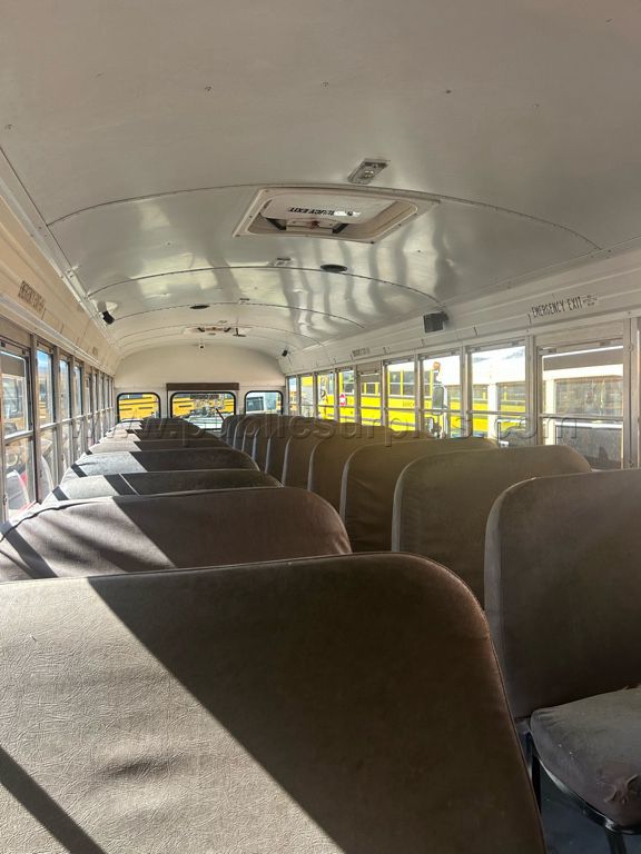 2002 Freightliner 72 Passenger Bus - photo 1