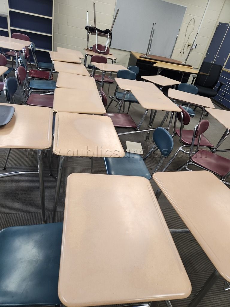 Room A23 Middle School- 30 Student Desks/Chair Combos - photo 1