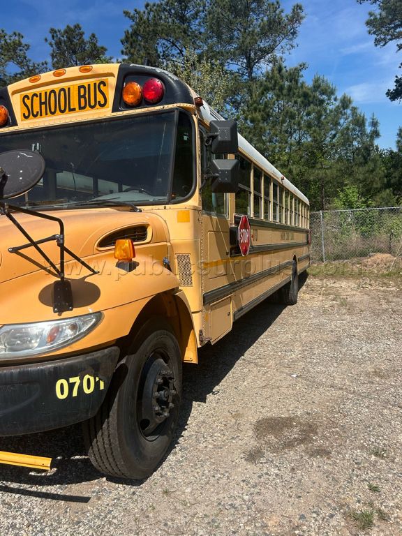 2007 INTERNATIONAL 72 Passenger Bus - photo 1
