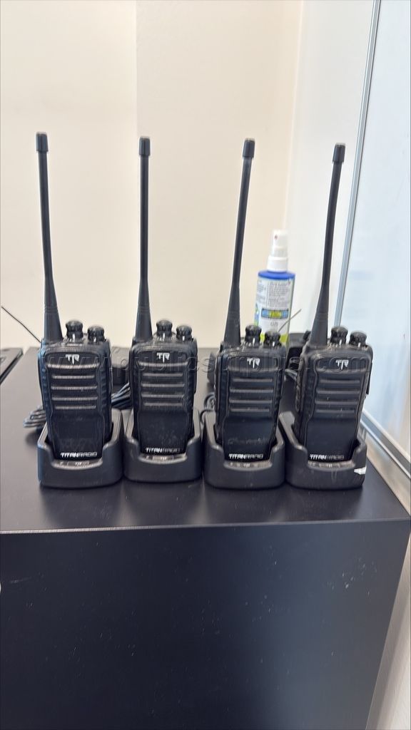 Titan TR400 Radio's - photo 1