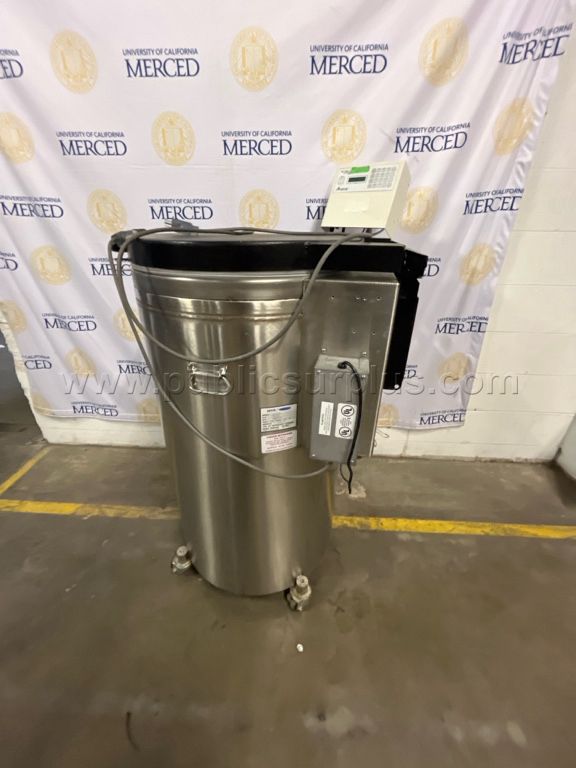 MVE XLC 511 Liquid Nitrogen Cryo Tank - photo 1