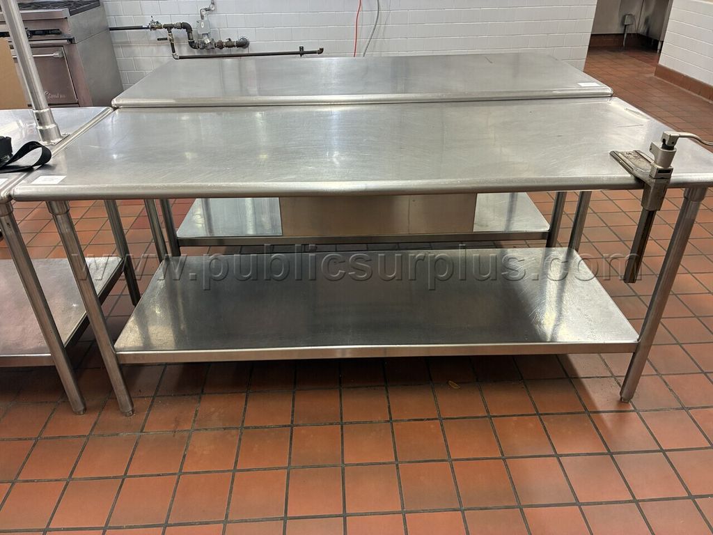 SN 6ft. Stainless steel worktable no drawer - photo 1
