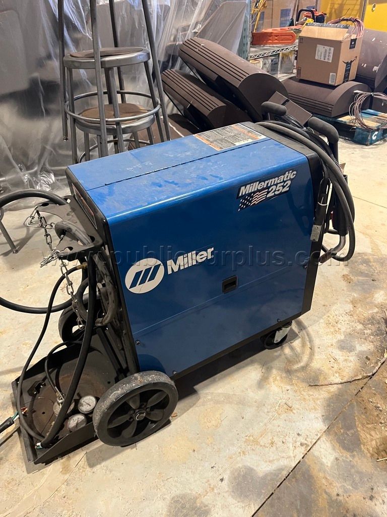 Millermatic 252 Mig Welder - photo 1