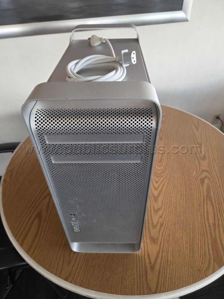 (1) Mac Pro and Power Cable - photo 1