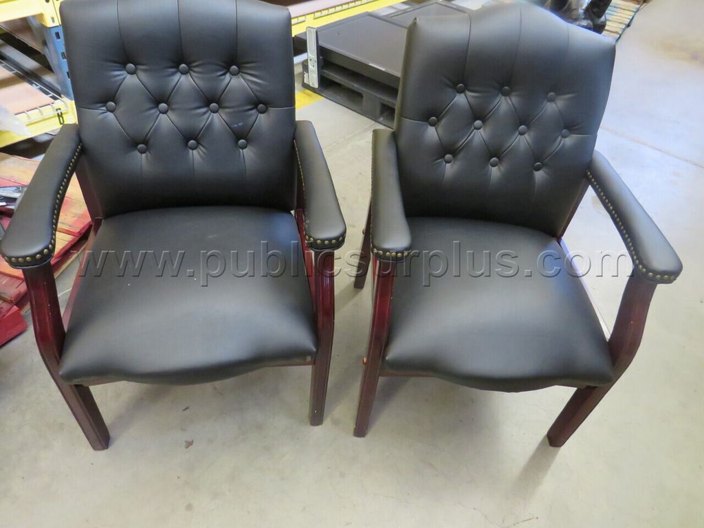 Lot of 2 Armchairs **Unknown Condition** - photo 1
