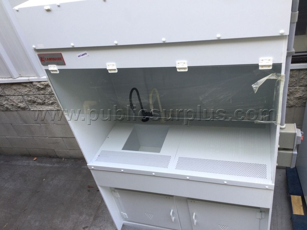ONE LAMINAIRE FLOW HOOD - SOLD AS IS - 684 - photo 1