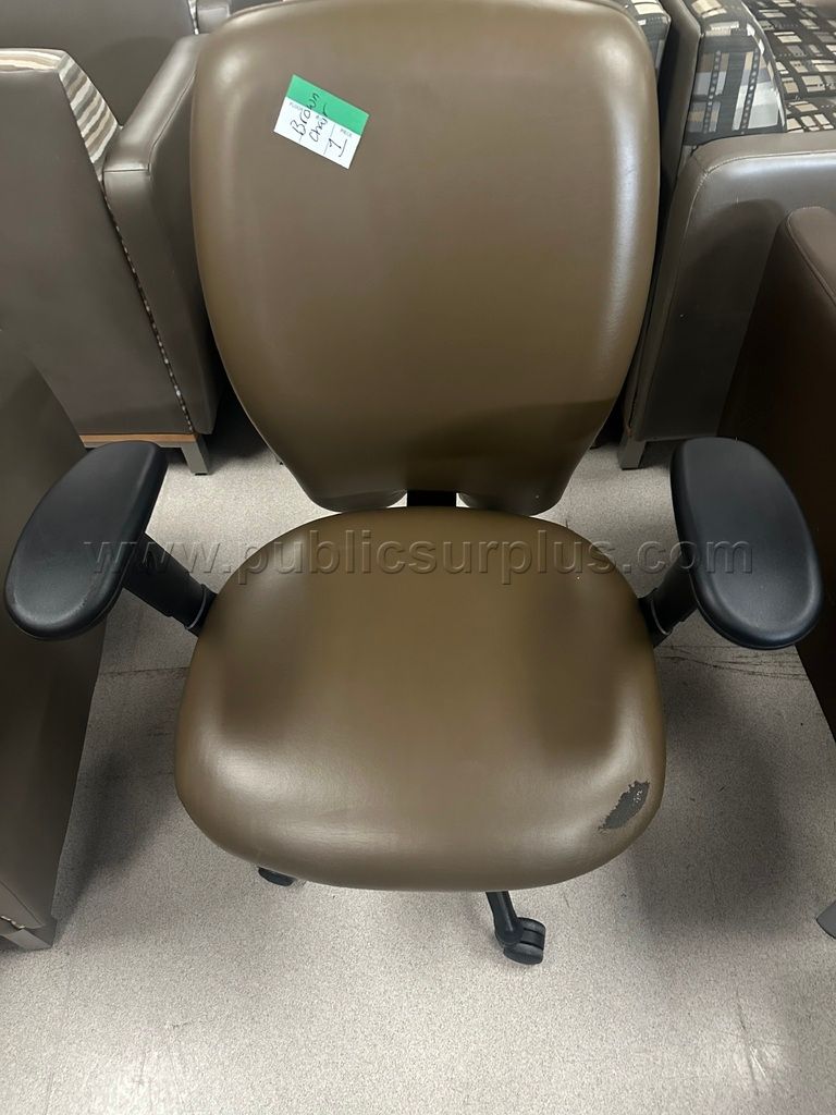 Auction#517- Computer chair - photo 1