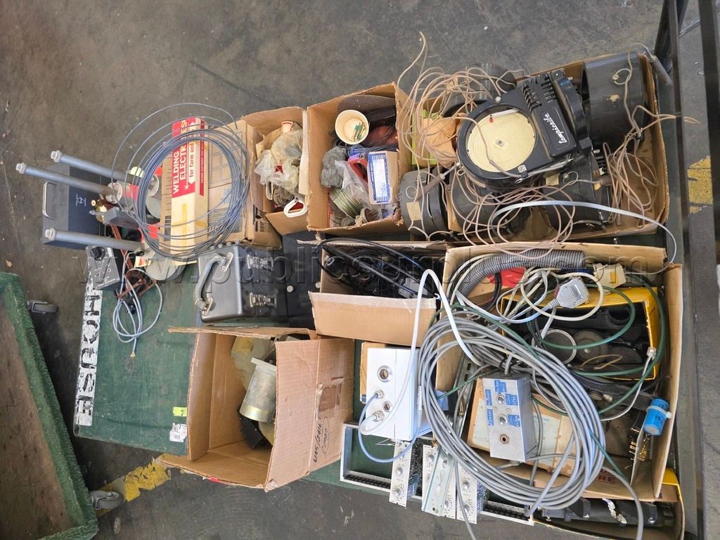 Various Equipment (118521) - photo 1