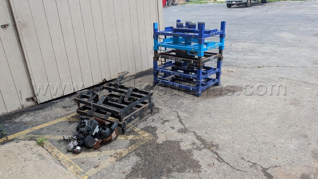 Engine shipping racks - photo 1