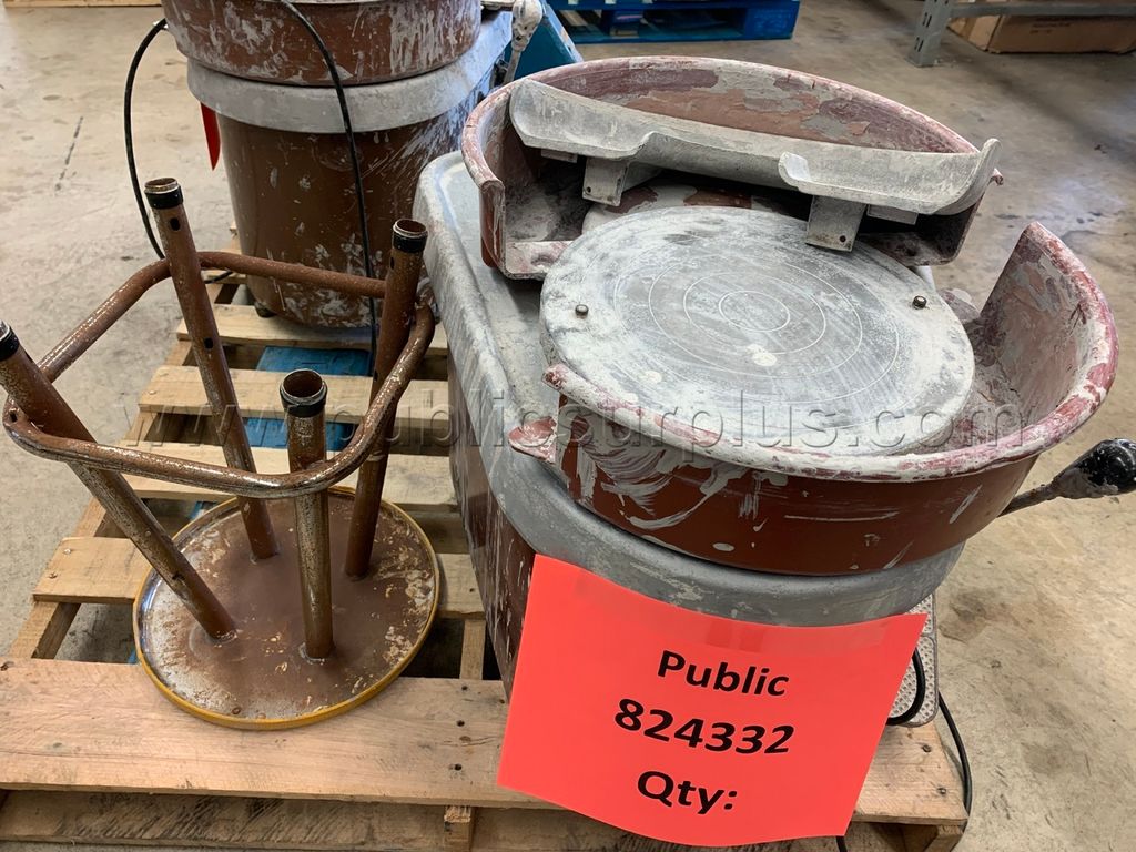 824332-Amaco Pottery Wheel - photo 1
