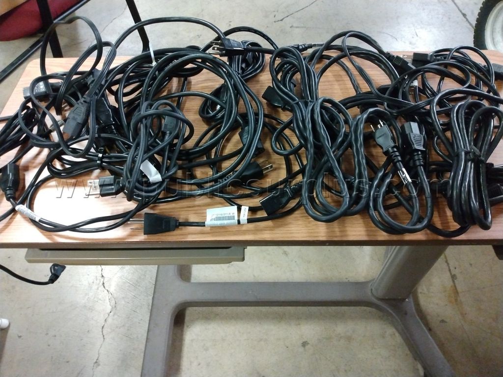 Lot of 50 Power cords - photo 1