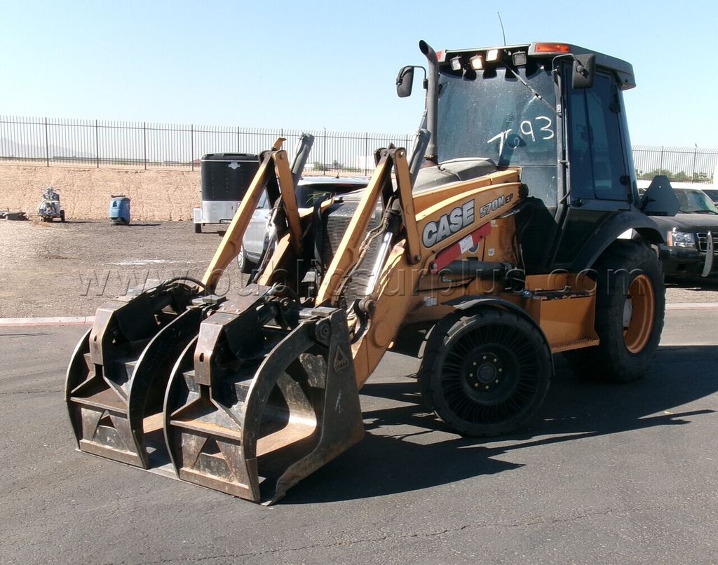2015 Case Tractor Loader (7693) - photo 1