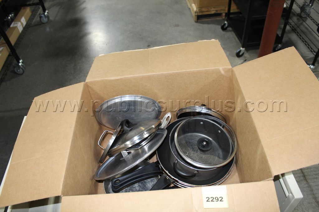 (USED) pots and pans ~2292~ - photo 1
