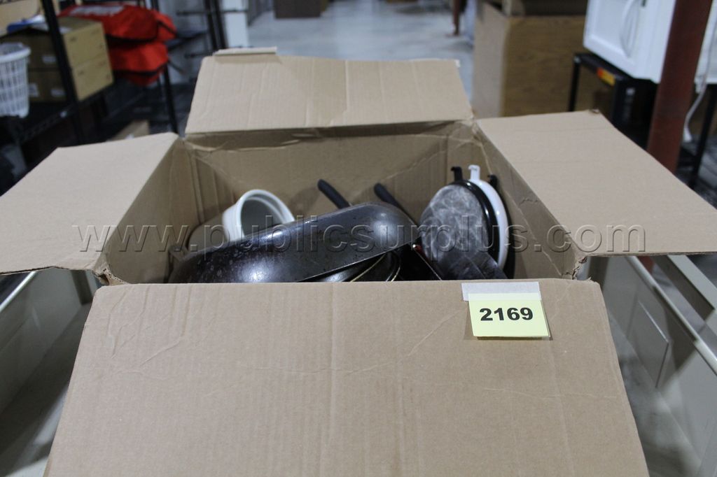 (USED) pots and pans ~2169~ - photo 1