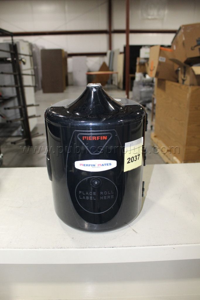 (USED) paper towel dispenser ~2037~ - photo 1