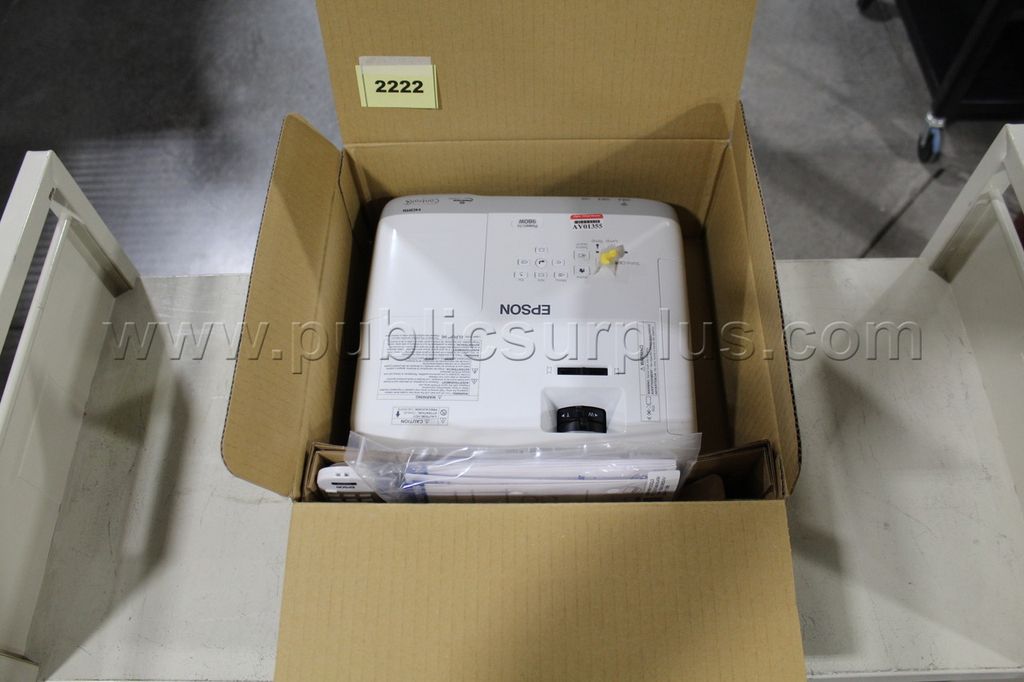 (used) epson projector ~2222~ - photo 1