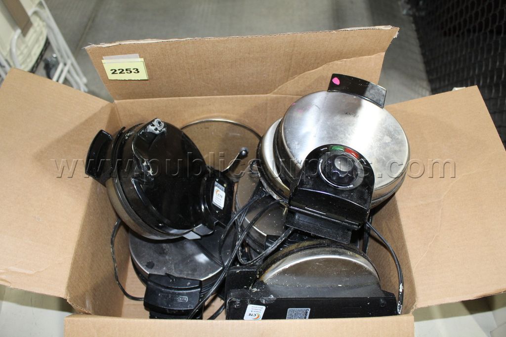 (used) waffle iron ~2253~ - photo 1