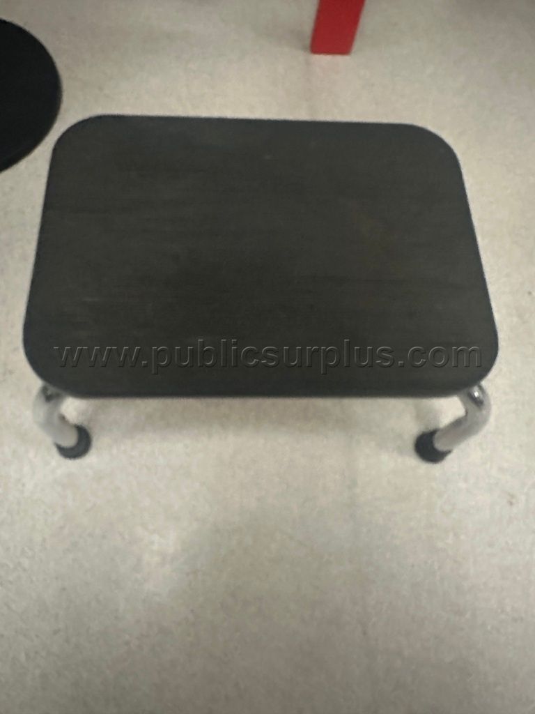 Auction#518- Step-foot stool - photo 1