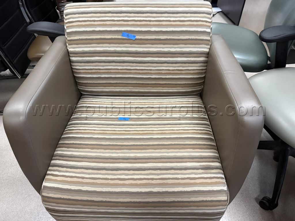 Auction#505- Armchair - photo 1