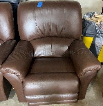 Brown recliner - photo 1