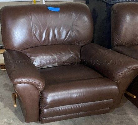 Brown recliner - photo 1